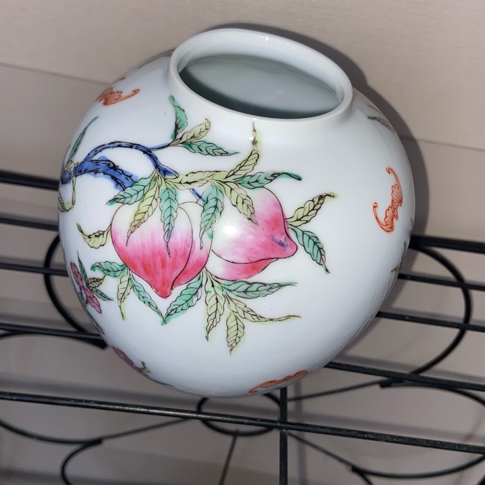 Sweet, Perfect Little Famille Rose Maker Marked Ceramic Vase w/Plants🦇& Fruits